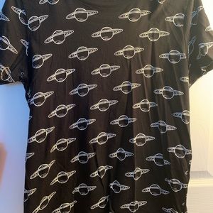Saturn tshirt